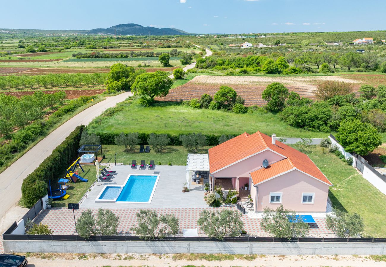 Villa in Tinj - Beautiful villa Maris with pool