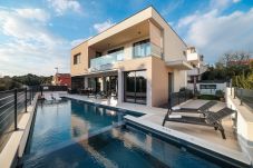 Villa in Pakoštane - Villa Barbara with heated pool