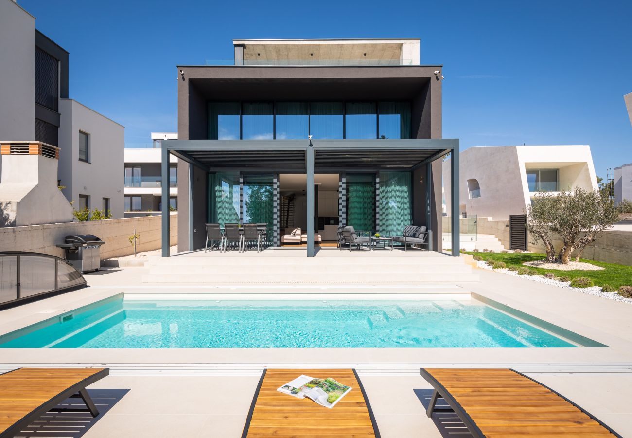 Villa in Petrcane - Villa Acacia with heated pool