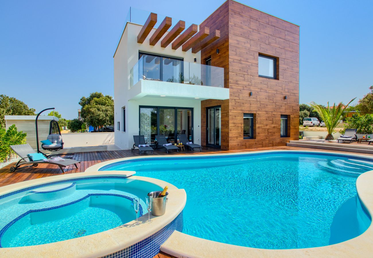 Villa in Zaton - Beautiful villa Tamaria with heated pool