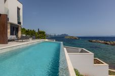 Villa in Pijavicino - Beachfront villa Mare with seaview and pool
