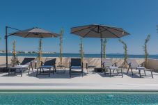 Villa in Privlaka - Seafront Villa Aurea with pool and seaview