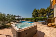 House in Sikovo - Holiday house Tina with jacuzzi and pool