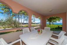 House in Lozice - Beachside Holiday Home Marija