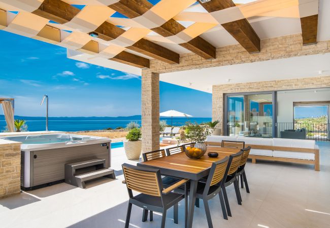 Villa in Novalja - 5* Luxury Seaview Villa Plant 1 with pool