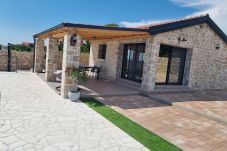 House in Vrana - Holiday Home A&M with pool and lakeview